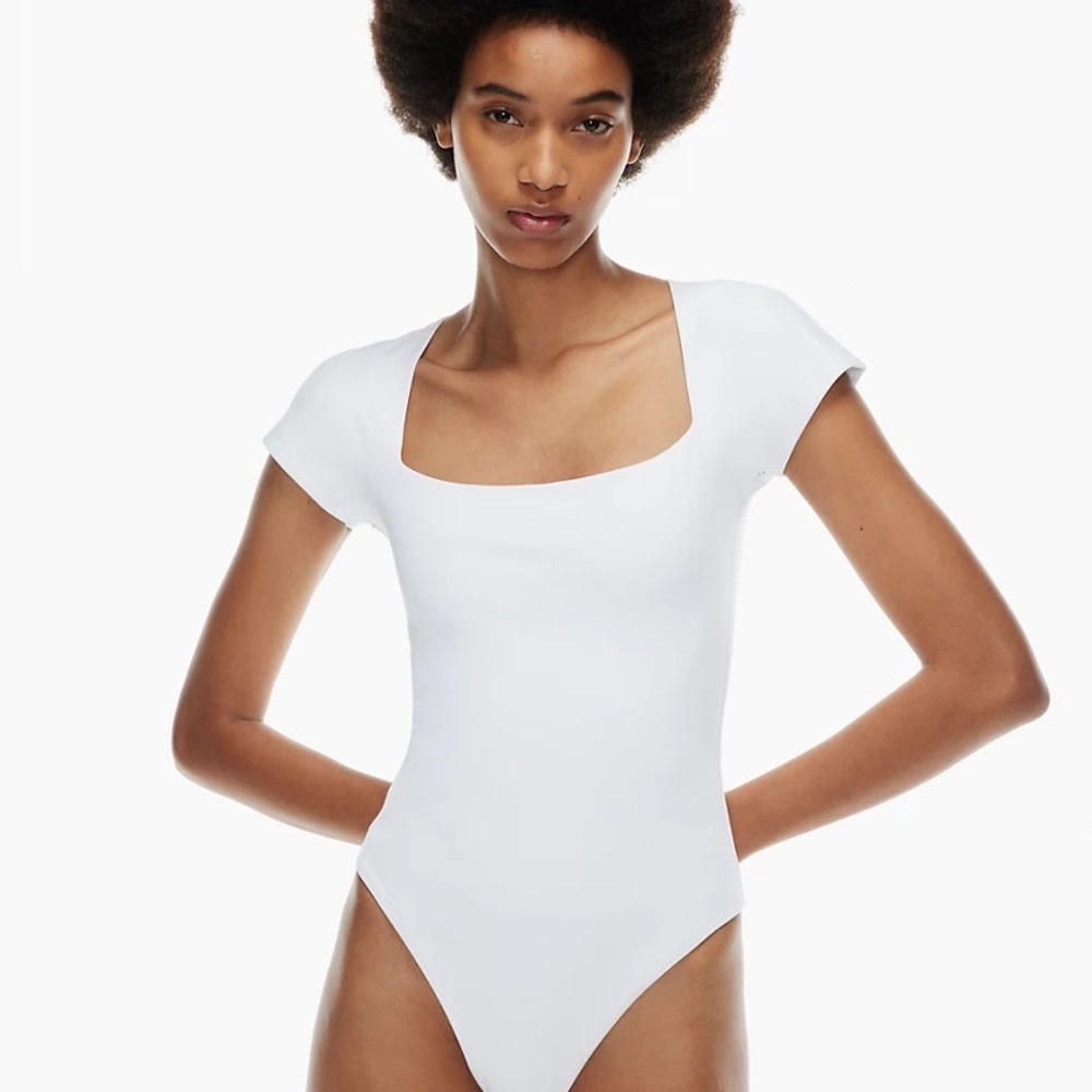 Aritzia Contour Straight Neck Bodysuit